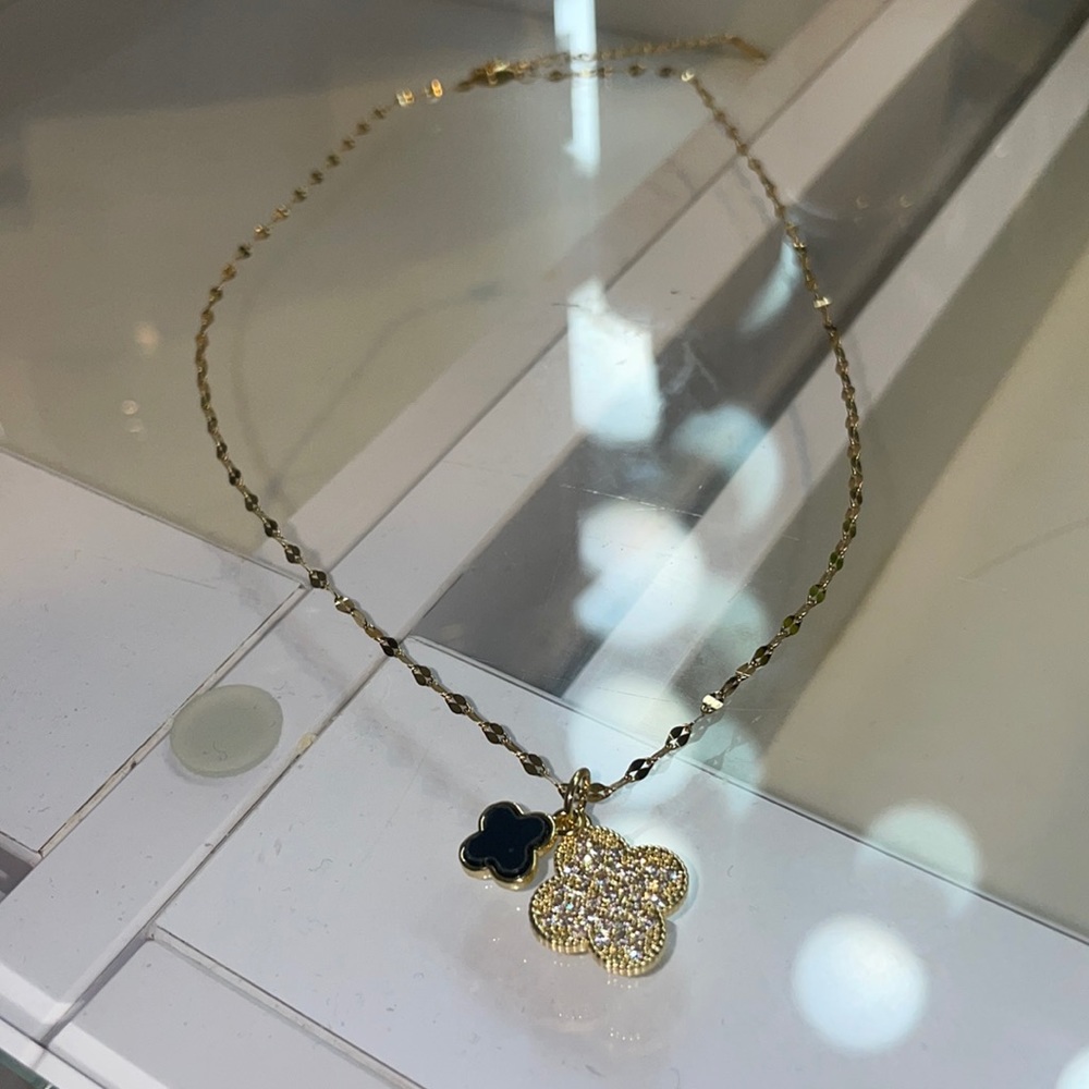 Brand New Gold color Clover Necklace with rinestones